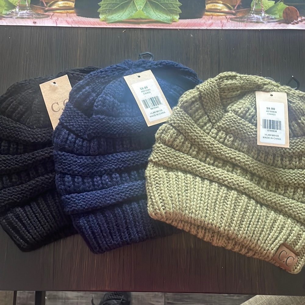 Women’s size,bought at Murdochs never use steel tag on them set of three for $15